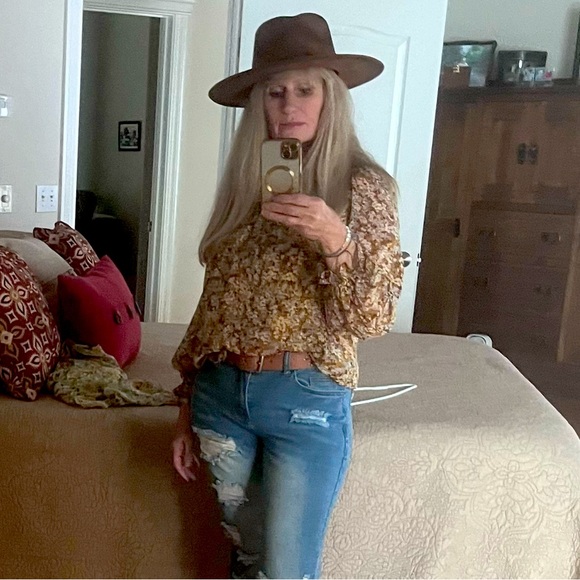 Meet your Posher, Carin - Picture 8 of 8